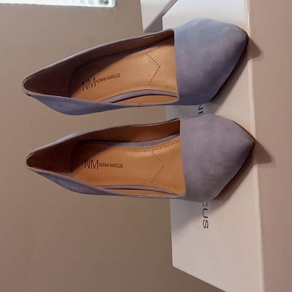 Heels - Picture 2 of 4